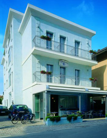 Hotel Villa Ersilia Rivabella RN 2 stelle | RiminiWeb.net