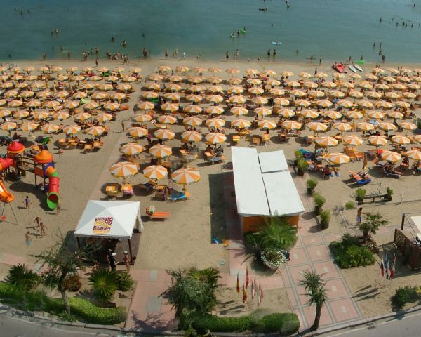 Hotel Condor Gallery 11