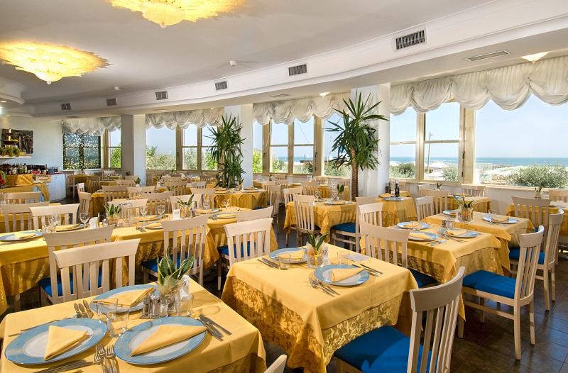 SALA RISTORANTE FRONTE MARE
