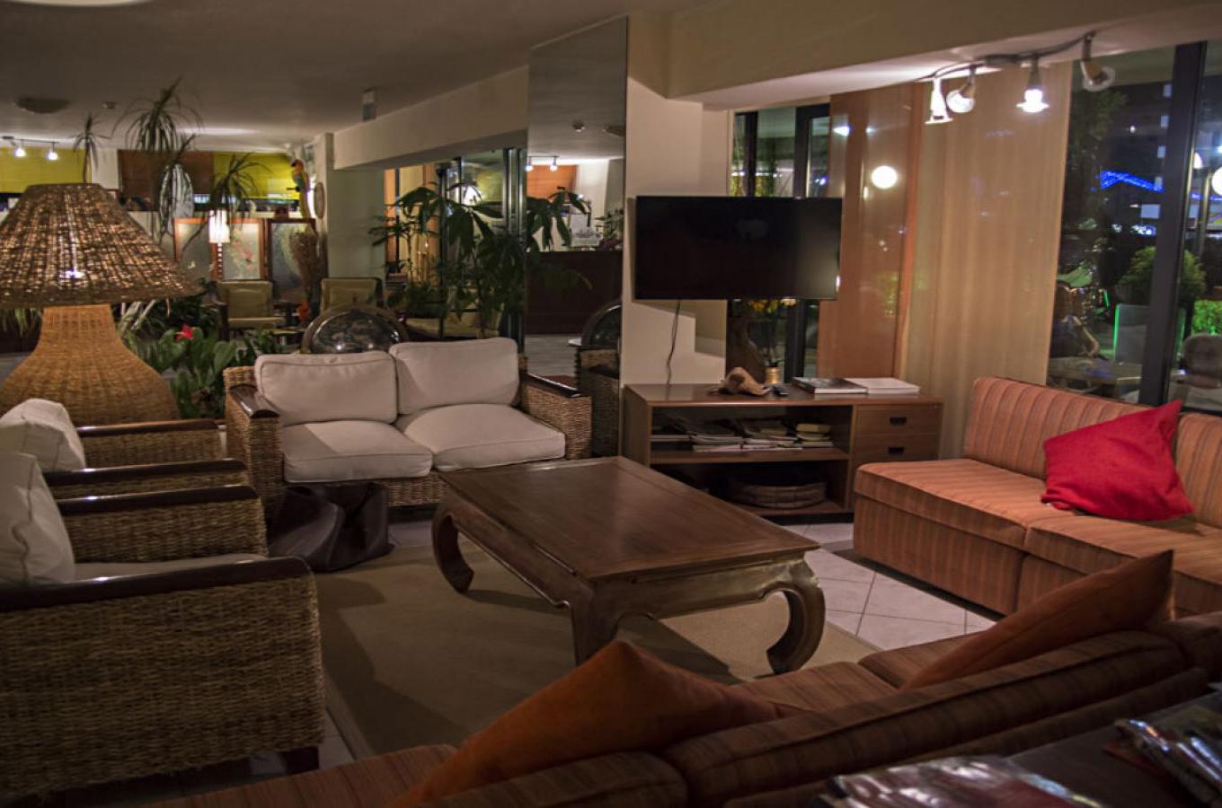 Hotel Club Gallery 13