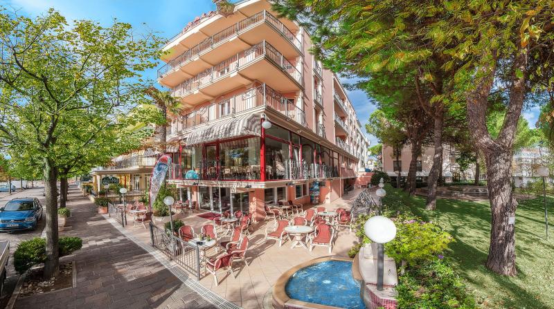 La facciata dell'hotel